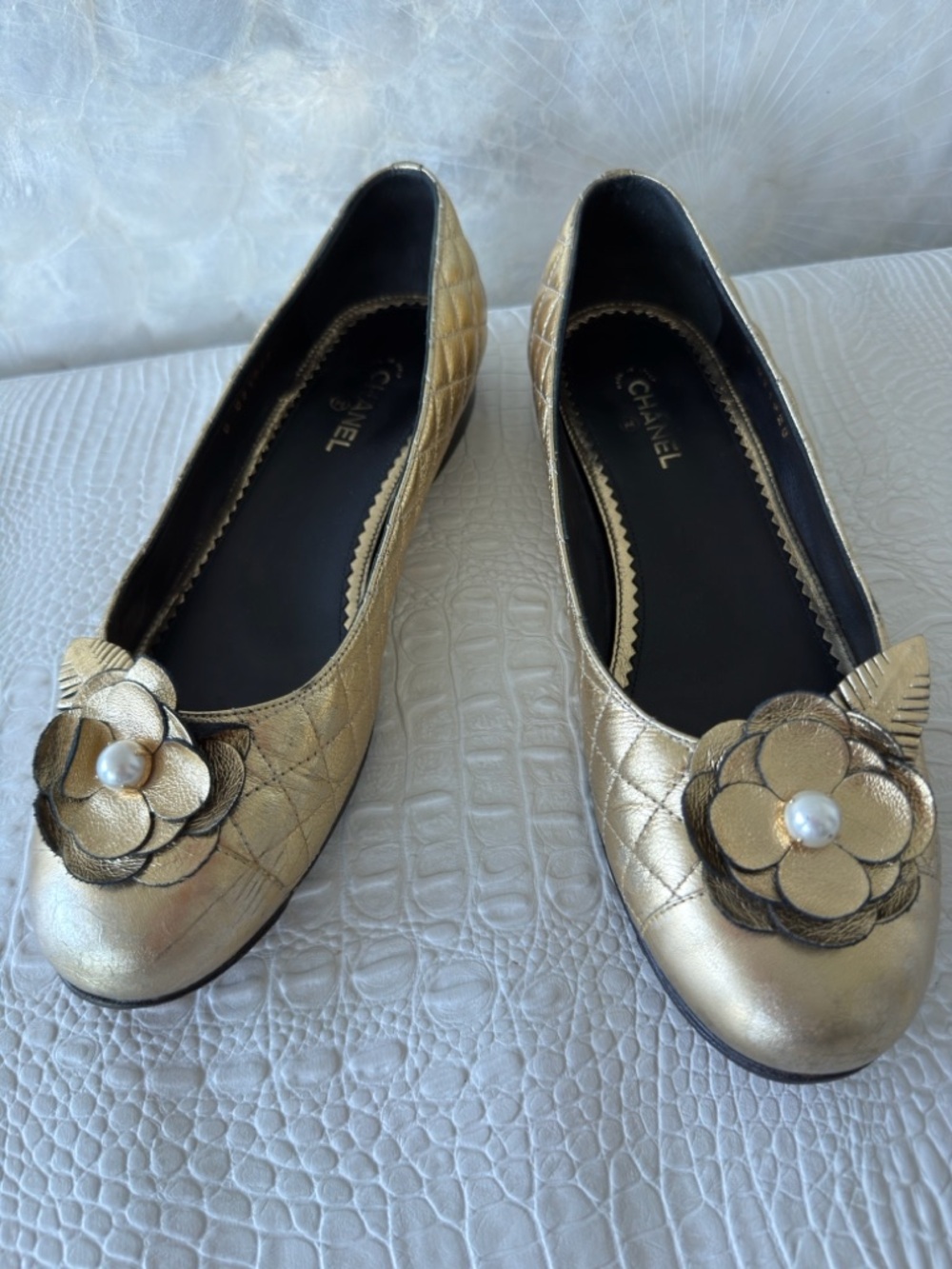 Chanel Gold Metallic Floral Ballet low heels  Flats shoes Size 39,5 - Picture 3 of 16